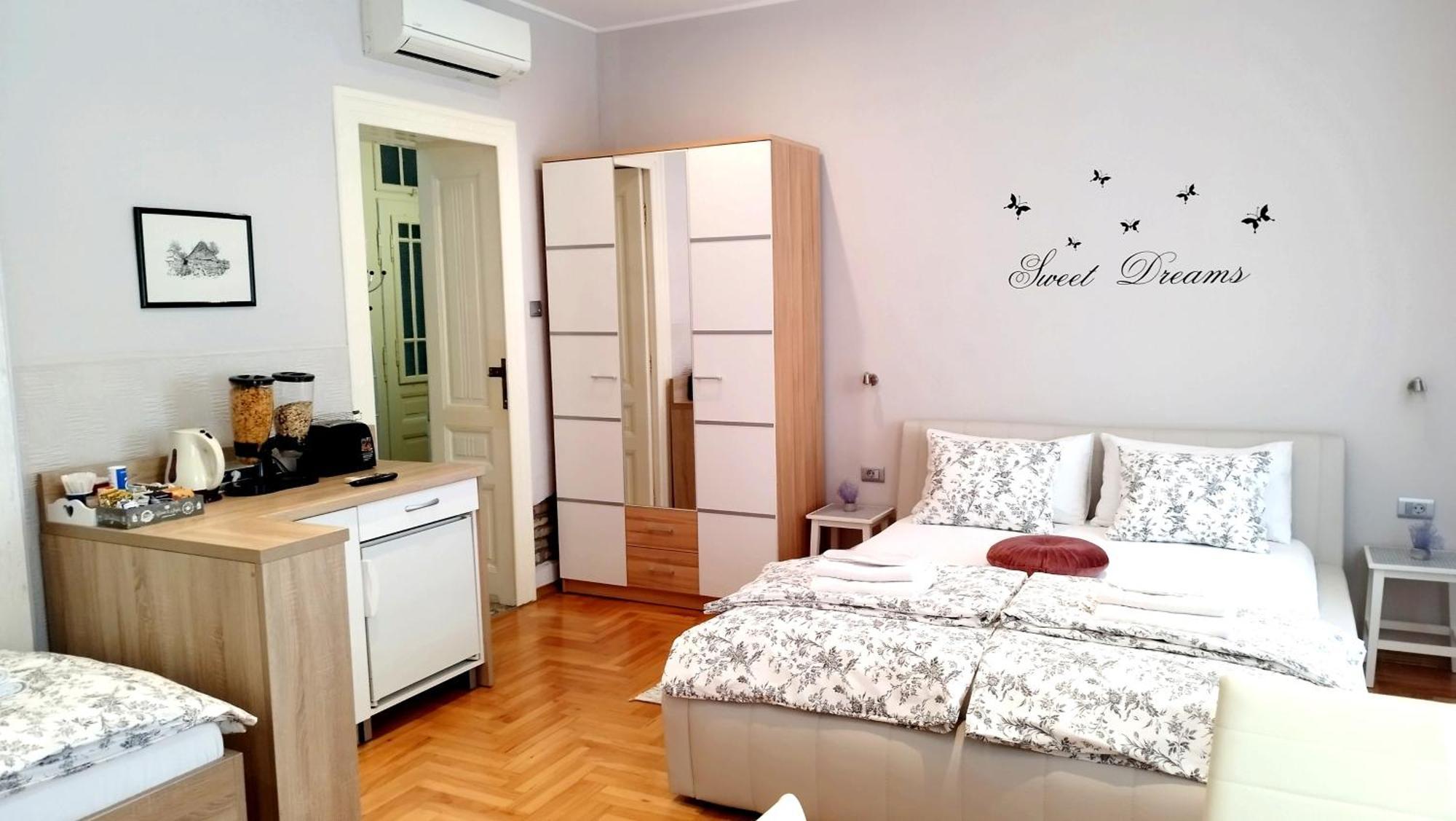 Lavender - City Room With Free Parking Pula Zewnętrze zdjęcie