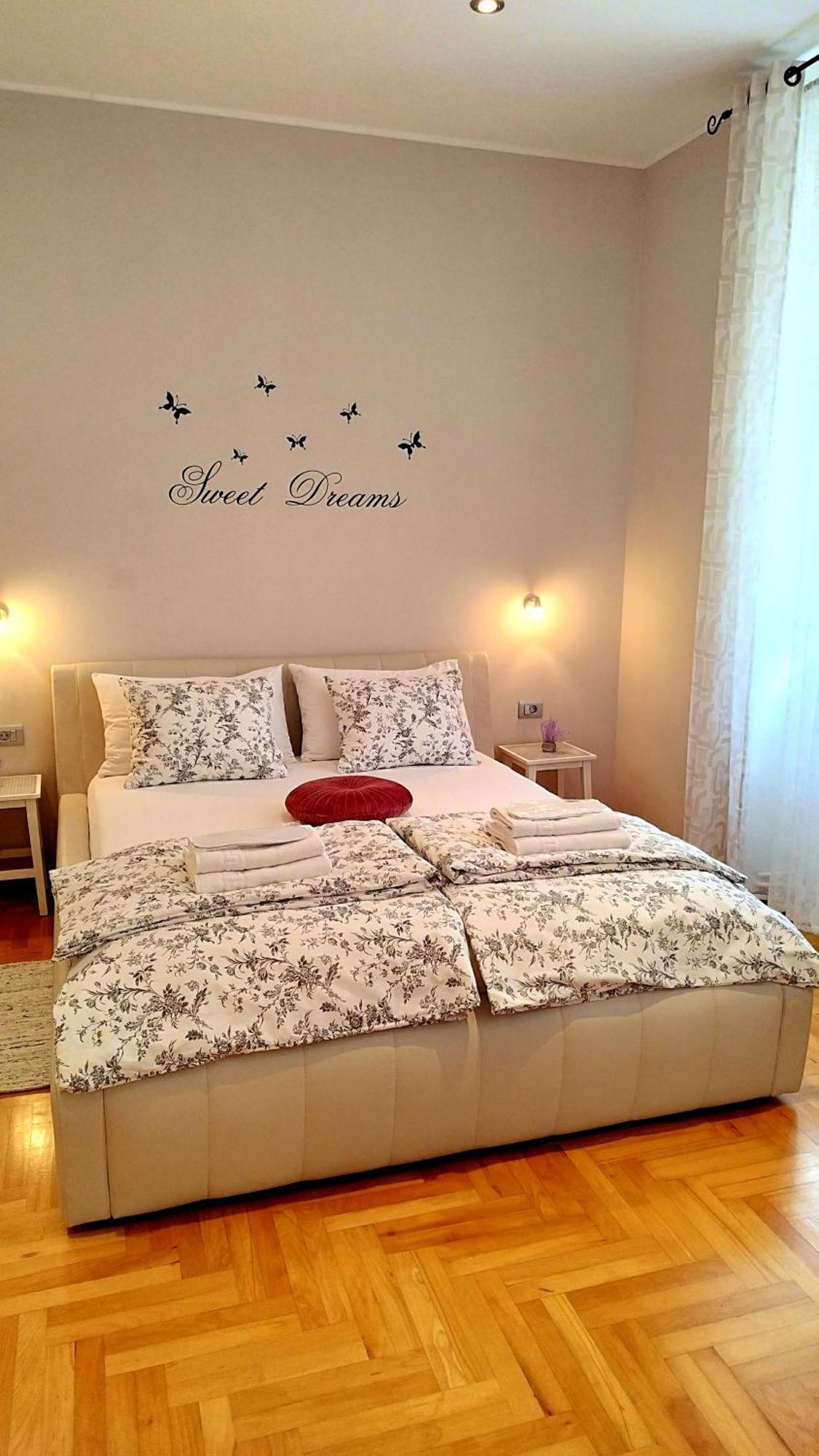 Lavender - City Room With Free Parking Pula Zewnętrze zdjęcie