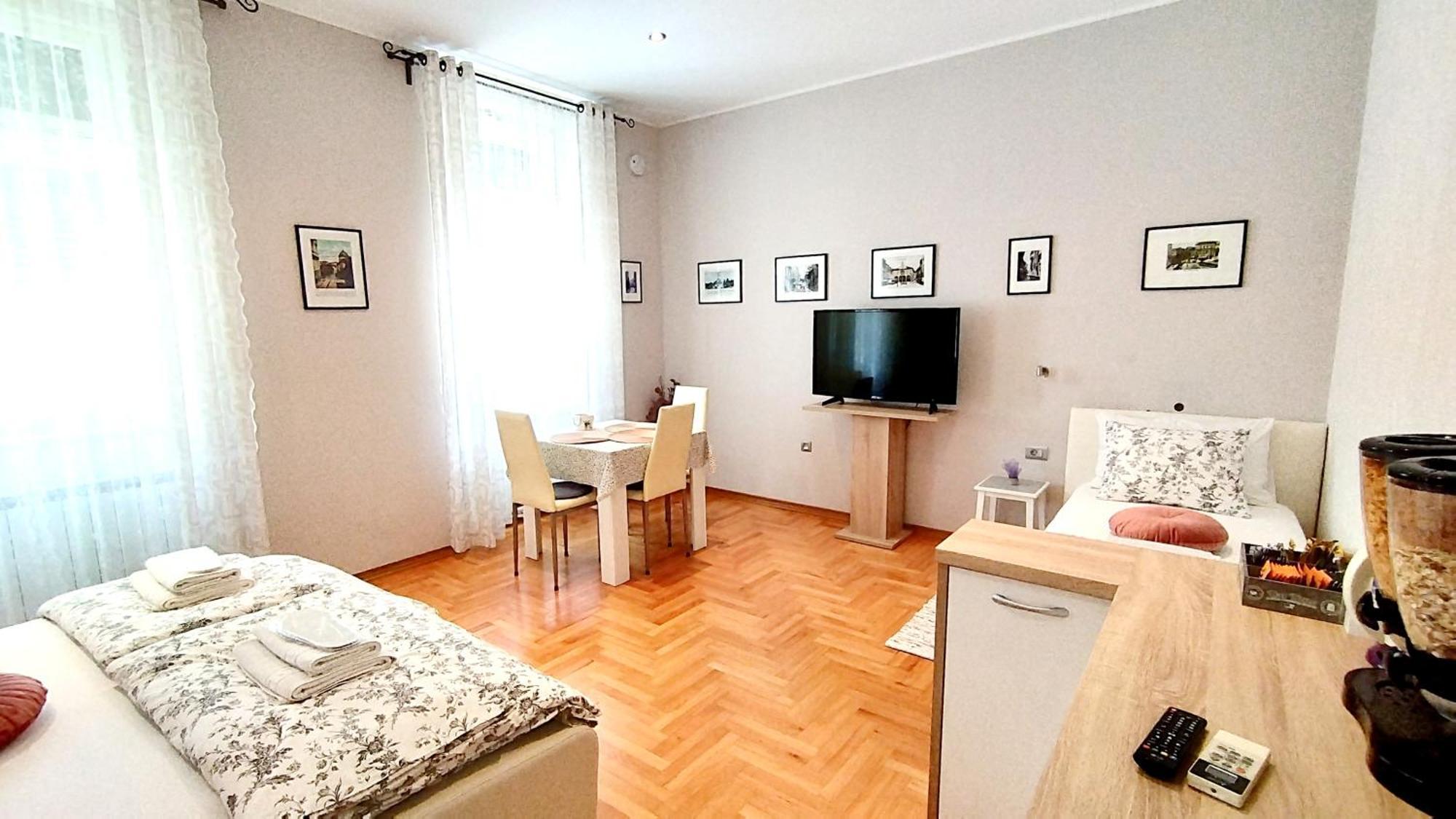 Lavender - City Room With Free Parking Pula Zewnętrze zdjęcie