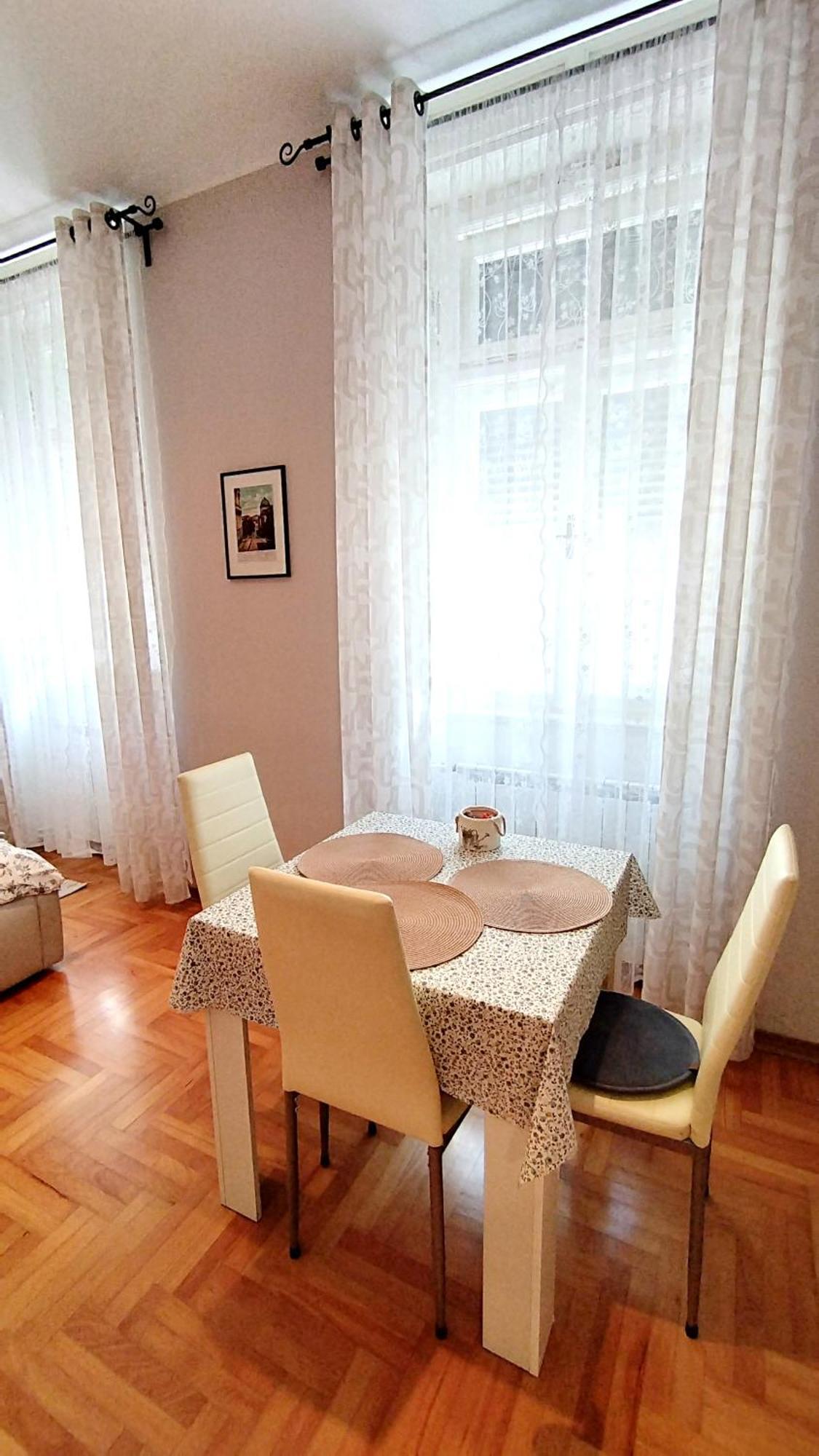 Lavender - City Room With Free Parking Pula Zewnętrze zdjęcie