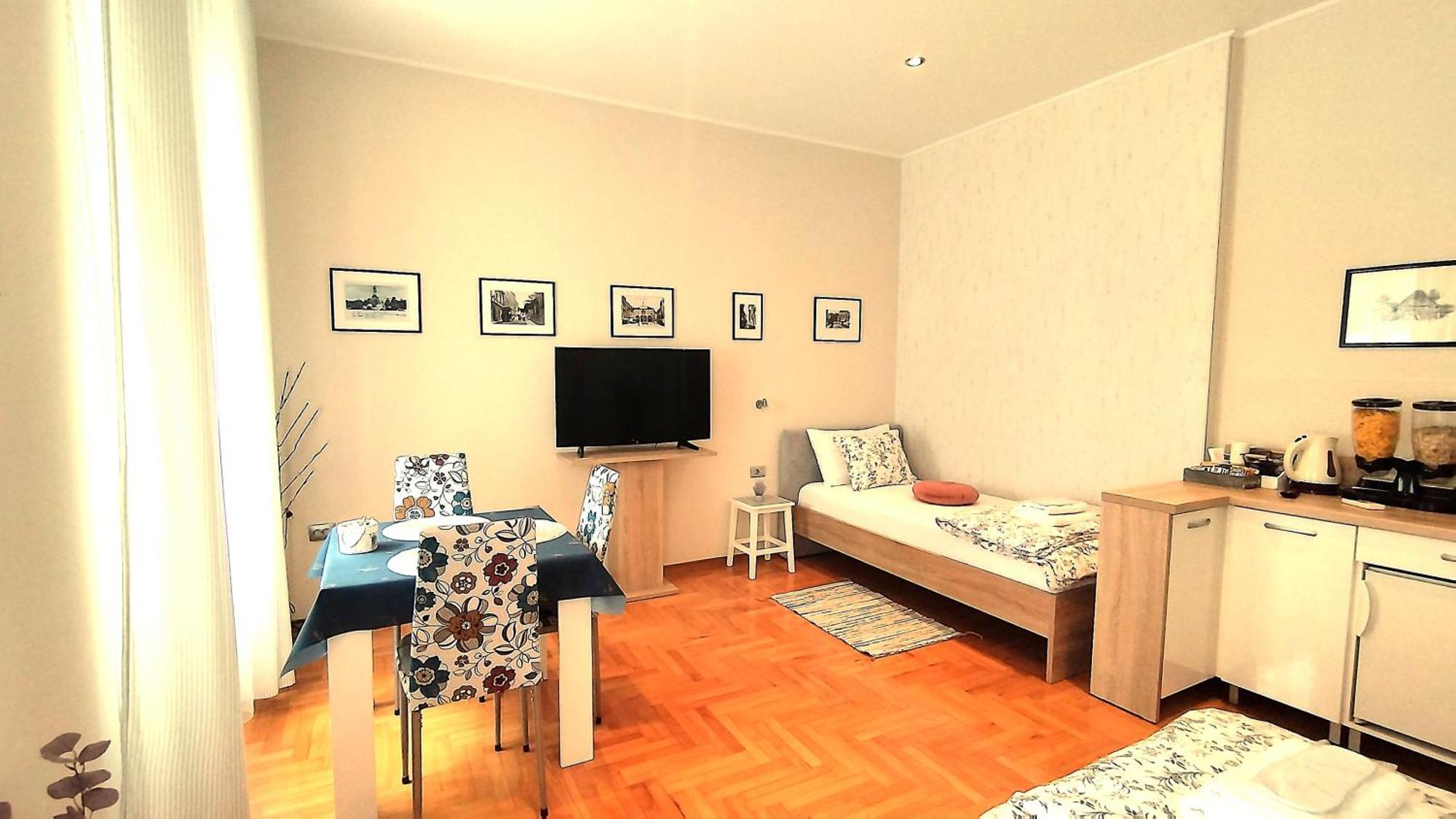 Lavender - City Room With Free Parking Pula Zewnętrze zdjęcie