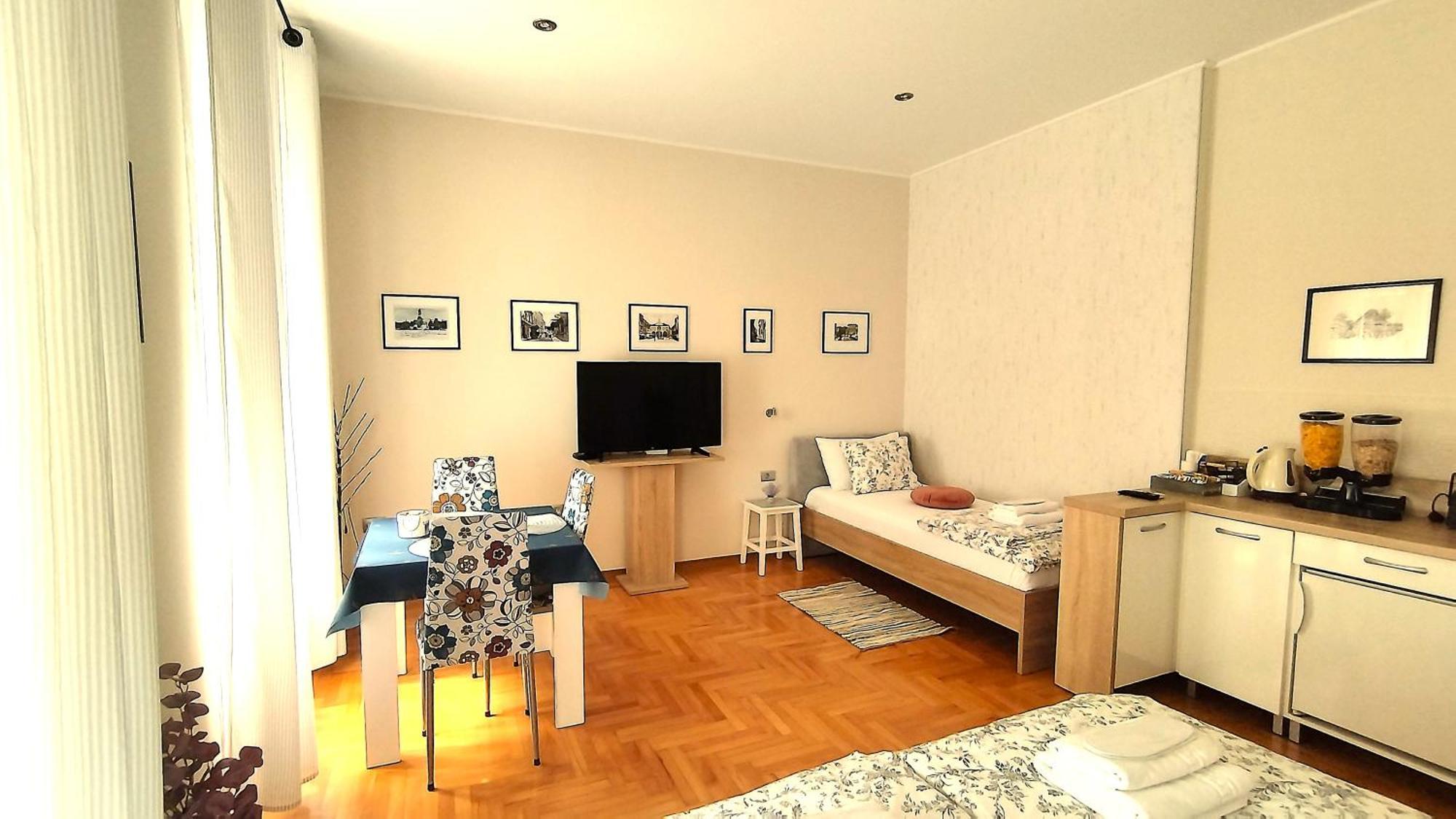 Lavender - City Room With Free Parking Pula Zewnętrze zdjęcie