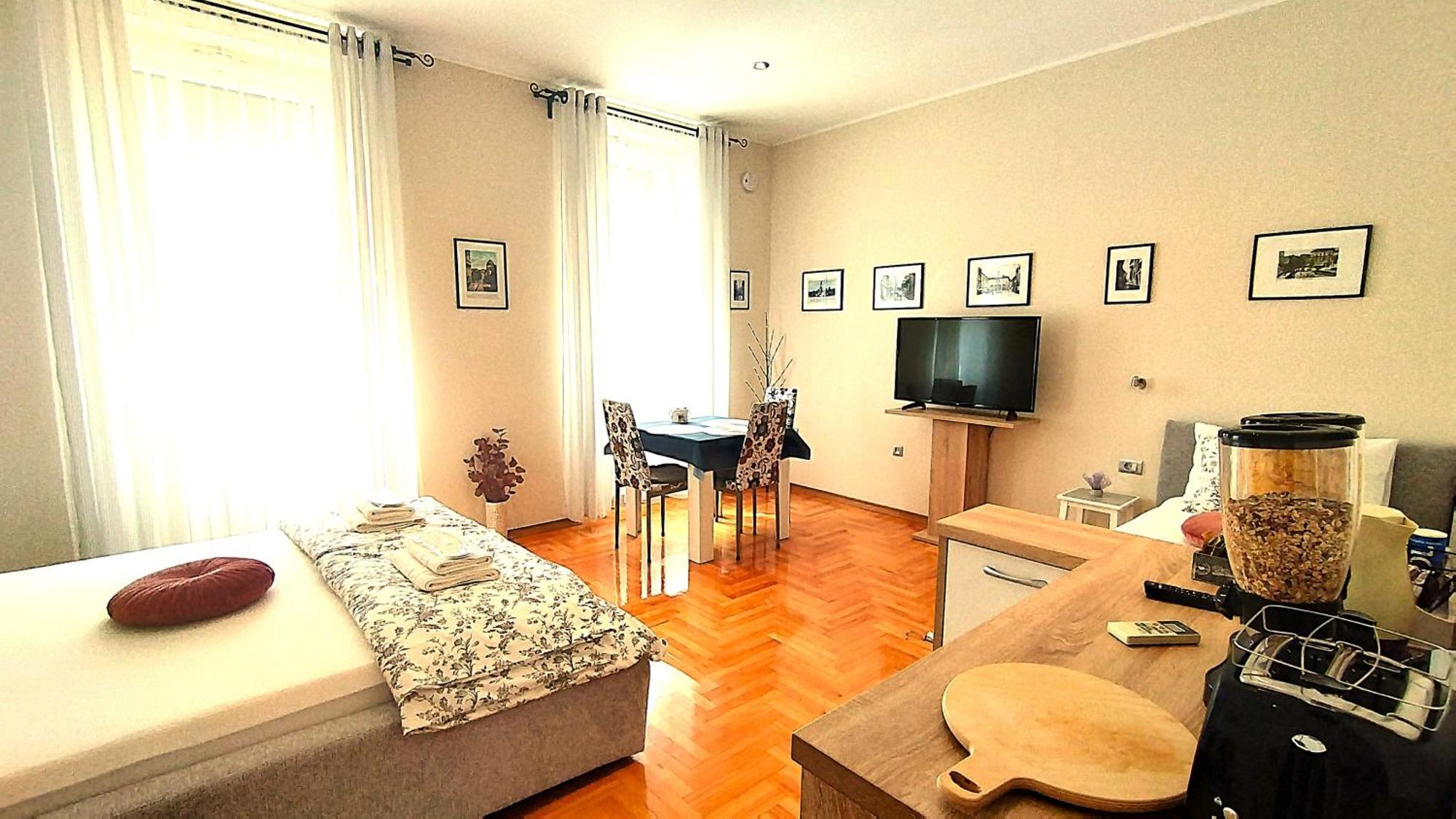 Lavender - City Room With Free Parking Pula Zewnętrze zdjęcie