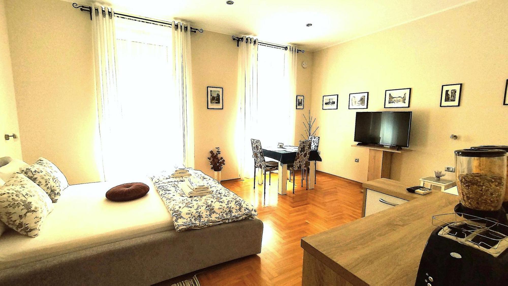 Lavender - City Room With Free Parking Pula Zewnętrze zdjęcie