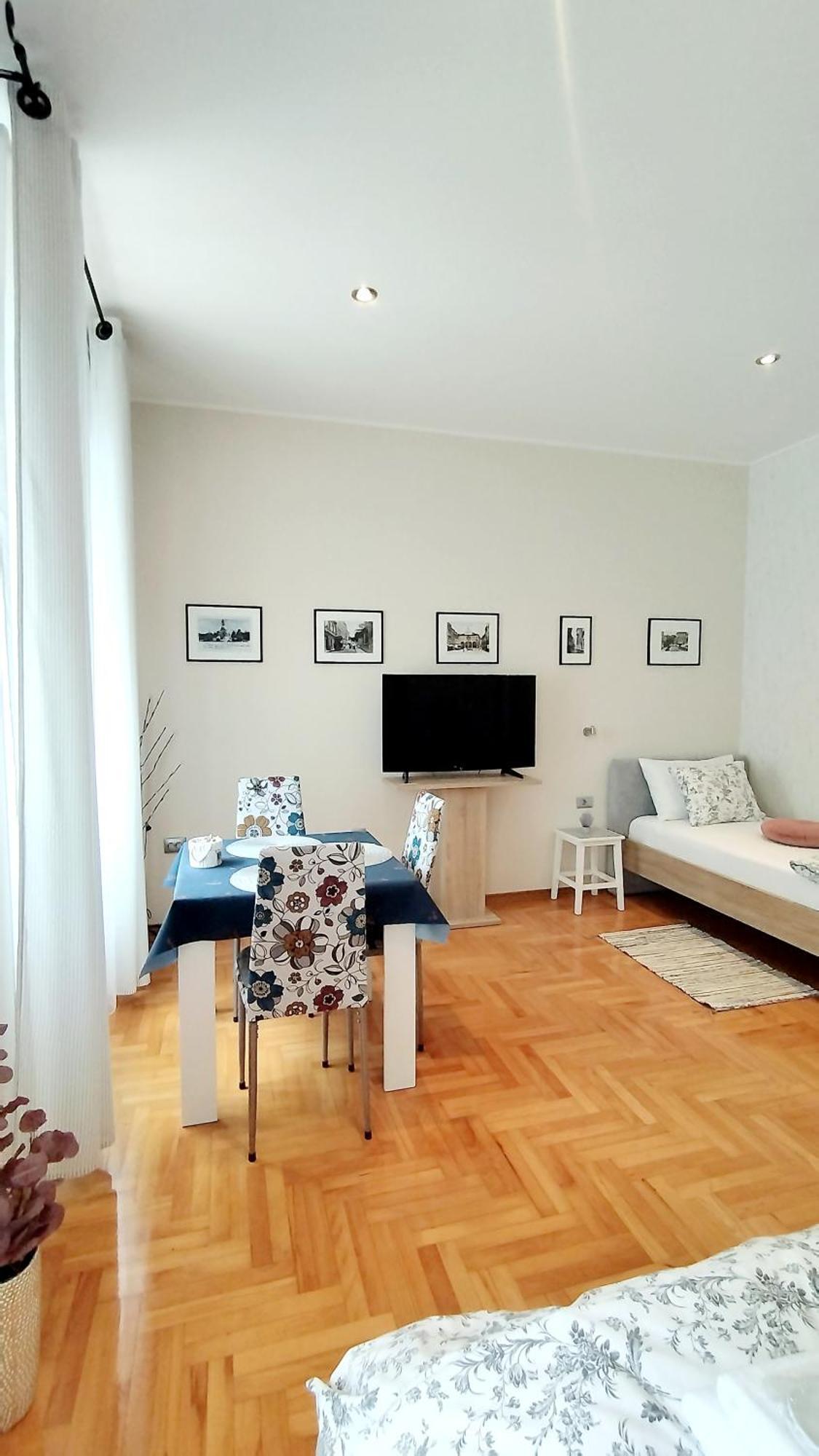 Lavender - City Room With Free Parking Pula Zewnętrze zdjęcie