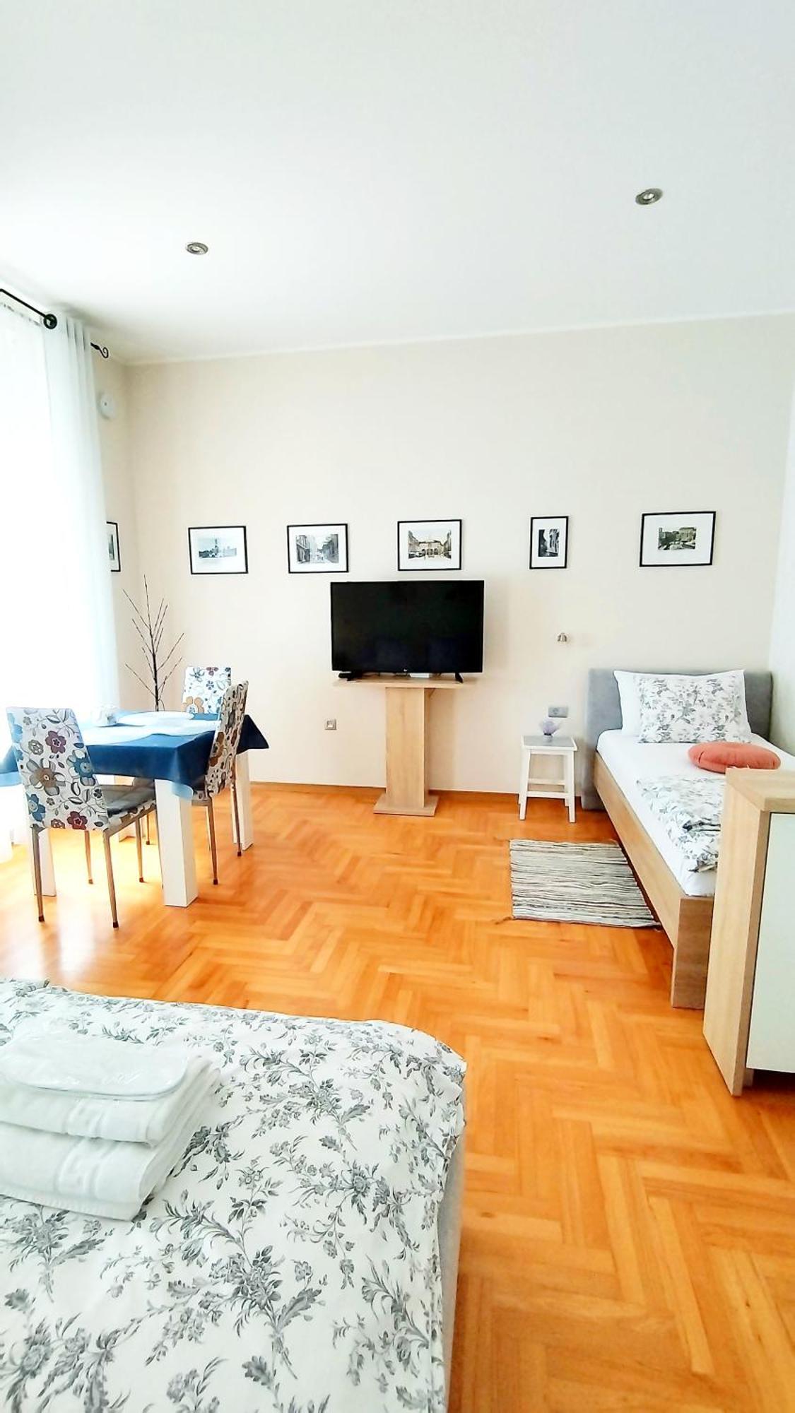 Lavender - City Room With Free Parking Pula Zewnętrze zdjęcie