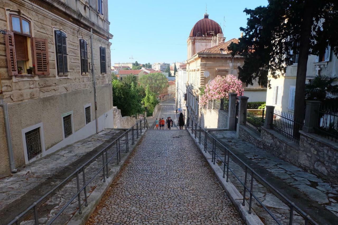 Lavender - City Room With Free Parking Pula Zewnętrze zdjęcie